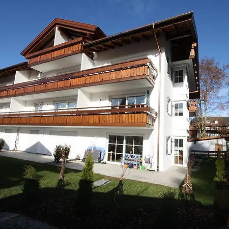 Landhaus Deiser Ferienwohnung Am Fuggerpark Apartment *