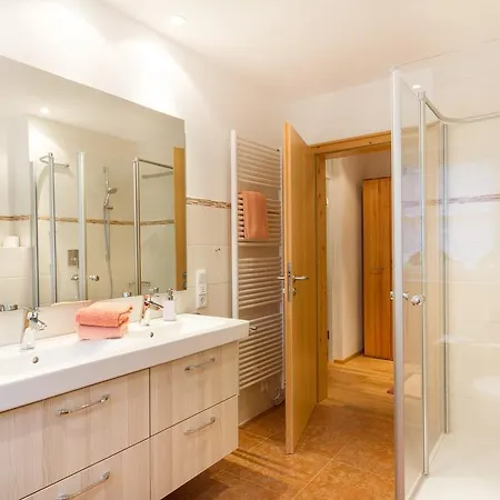 Landhaus Deiser Ferienwohnung Am Fuggerpark