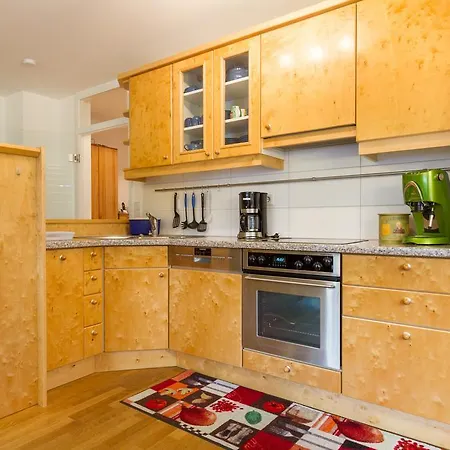Daire Landhaus Deiser Ferienwohnung Am Fuggerpark *